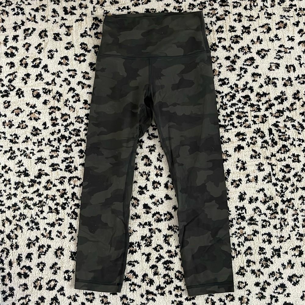 Lululemon Cropped Camo Leggings